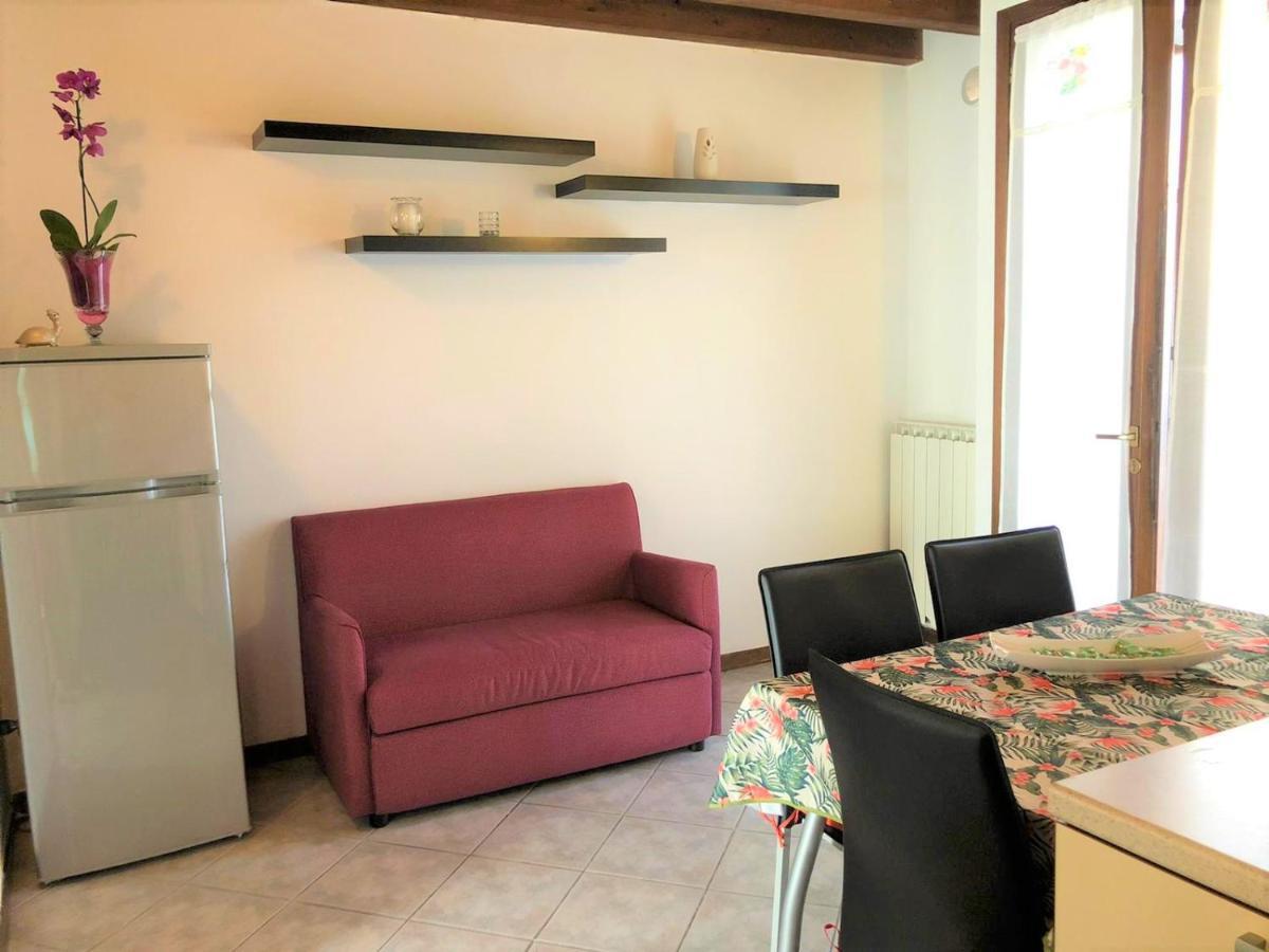 Oasi Di Paradiso - Comfy Private Apartment On Ground Floor With Terrace Desenzano del Garda Exteriér fotografie